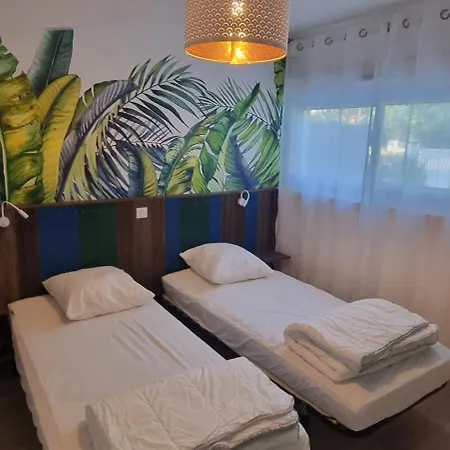 Tre Les Pins, 7 Chambres, A 100m Du De Villa *